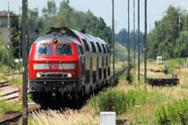 218 416 am 17.06.09 mit RB 27037 aus M�nchen beider Einfahrt in M�hldorf mit ca 700mm (300mm effektiv x 1,5 und stark vergr��ert)