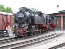 BR 99 2321-0 und BR 99 2322-8 steht vor Lokschuppen zur PARADE bereit, K�hlungsborn-West 10.07.2009