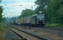 MRCE 185 545-1 mit einem gemischten G�terzug Richtung Gro�korbetha, in Naumburg (Saale); 14.07.2009