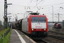 185-CL 007 mit Kieswagen in FMB am 16.04.2009 Gre an den Tf !