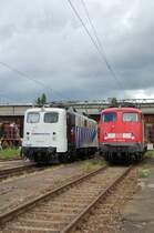 Dieses nette Prchen war ebenfalls bei der 110er Parade im BW-Stuttgart Rosenstein am 25. Juli 2009 anwesend. Es handelt sich um die 139 312-3 von Lokomotion, welche als Gastlok da war und um die Stuttgarter 110 484-3. Das Gelnde des BWs war zum Zeitpunkt der Veranstaltung in bestimmten Bereichen ffentlich zugnglich.