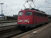 115 332 mu�te am 25.Juli 2009 in Stralsund warten bis der EC 379 Binz-Brno ausgefahren und die Fahrstra�e aufgel�st war.