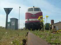 118 692 steht kalt in Bw Salzwedel am 26. April 2009