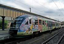 VT04 ( Fu�ballzug ) als VBG83255 in Zwickau Hbf, 25.7.09.