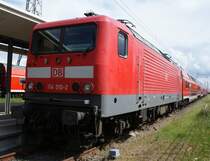 114 010-2 war am 25.07.2009 im Warnem�nder Bahnhof abgestellt.