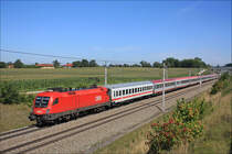 1116 131 mit dem EC 61 auf der Neubaustrecke zwischen Amstetten und St. Valentin mit seiner H�chstgeschwindigkeit - 200 km/h. 27.07.2009