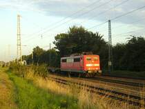 War schon ein sch�ner Tag. Alles war ruhig, man konnte gerade einen sch�nen Sonnenuntergang erleben, und genau in diesen Moment schlich sich ganz leise die 151, die gl�cklicherwie�e Rot hatte.Hier im Bild wird sie von der untergehenden Sonne angestrahlt. (27.07.2009, Manoglding)