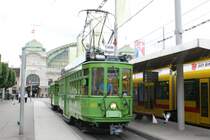 BVB - Oldtimer Tram Ce 4/4 450 mit Wagen C 702 unterwegs auf Extrafahrt am Bahnhof Basel. Aufgenommen am 18.07.2009.