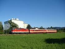 2143 029-3 mit  Radtramper Traisental  in St.Georgen in Steinfeld.Die Wunderschőne Zug verkehrte jeden Vormittag von St.P�lten nach St Aegyd und nachmittag zur�ck.