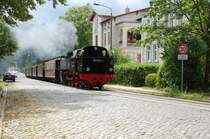 Am 11.07.09 ist die neue 99 2324 mit 6 Wagen im R�ckw�rtsgang unterwegs aus Bad Doberan �ber die leichte Steigung nach K�hlungsborn