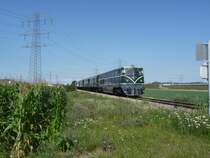 Dieses Wochenende war, statt dem planm��igen 5042.14, die tannengr�ne 2050.04 auf der Strecke zwischen Korneuburg und Ernstbrunn unterwegs. Der Zug wurde am 26.07.09 kurz vor Stetten fotografiert.