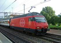 SBB: Die Re 460 037  Sempacher See  h�lt mit einem IR in Dietikon. (31.7.09)