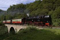 99 7240-7 f�hrt mit ihrem Zug aus Nordhausen kommend, zwischen Ilfeld und Netzkater dem Brocken entgegen. 01.08.2009