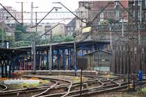 SZCZECIN (Woiwodschaft Westpommern), 26.07.2009, Blick von der Straße Owocowa auf den Bahnsteig 4 des Hauptbahnhofs
