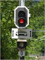 Spezielle Signaltafeln trifft man bei der Arosabahn an, Triebwagen fahren hier zwar schon lange keine mehr. (19.07.2009)