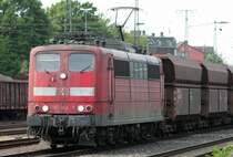Die 151 162-5 zieht einen Kohlezug durch K�ln West am 29.07.2009