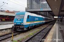 Arriva 223 063 mit ALX38702 M�nchen Hbf. - Lindau Hbf. auf Gleis 26 im M�nchner Hbf. (Bahnbildertreff 16.05.09)