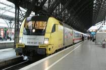 ES 64 U2-061 mit dem IC 1911 in K�ln Hbf am 17.04.2009