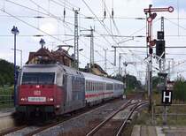 101 070-1  Adler Mannheim  kommt hier mit dem EC340  Wawel  (Krakow Glowny -> Hamburg Altona) in den Bahnhof von L�bebnau/Spreewald eingefahren. 04.08.2009