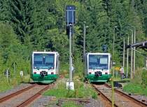 VT47 als VBG83113, VT37 als VBG83142/83114 und davor ( unsichtbar ) VT42 als VBG83214 in Zwotental, 5.8.09.