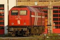 Feierabendstimmung in Br�hl Vochem ! Die DE-13 der HGK steht vor der Wartungshalle des BW der HGK in Br�chl Vochem im sch�nsten Abendlicht ! 
