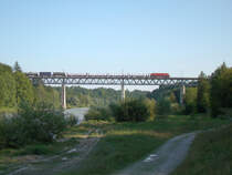 Unbekannte 1216 mit G�terzug auf dem (Um-)Weg Ri. Pasing auf der Gro�hesseohe Br�cke