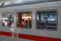 Bildergeschichte, eine Variation. Gesehen beim Bahnbildertreffen am 01. August 2009 in Stuttgart.