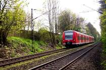 Hier ebenfals die RB 33 zwischen H�ckelhoven-Baal auf dem Weg nach Duisburg von Aachen mit zwei 426ern. Datum: 17.04.2005