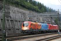 Die 1116 250-0  Feuerwehr  und eine 1016 rangieren am 1.8.09 im Bahnhof Brenner/Brennero.