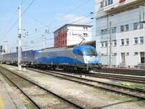 ADRIA TRANSPORT (Graz K�flacher Bahn) 1216 922-5 f�hrt hier in den Salzburger Hauptbahnhof ein am 08.04.2009