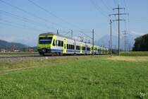 RABe 525 002-3 und RABe 525 025-3 fahren am 5.8.09 als S 1 nach  Fribourg von Kiesen Richtung Wichtrach.