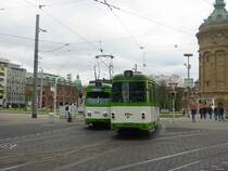 Stra�enbahntreffen am Mannheim Wasserturm 2x eine alte Gr�ne Stra�enbahn.