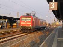 112 118-5 bei der Durchfahrt durch Nauen am 22.04.2005
Man beachte Gleis 3!!! (Die 112 f�hrt auf Gleis 4 !!!)