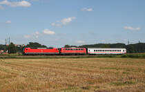 PbZ 1960 bestehend aus 120 154 und 115 278 sowie einem IC Wagen am 15.08.2009 bei Mindelaltheim.