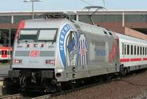 Die Hertha BSC Werbelok 101 144 zieht einen IC aus D�sseldorf HBF, aufgenommen am 07.08.2009