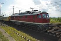 232 550-4 der DGT mit ein paar Bauwagen durch N�rten Hardenberg in Fahrtrichtung Norden. Aufgenommen am 16.08.2009. Und Gru� zur�ck an den Tf ;)