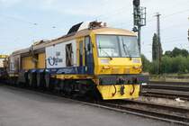 SF 03 FFS (Baujahr 2004) der Firma Alpha Rail Team,(�sterreiches Unternehmen) stand am 15.08.2009 am Elzer Bahnhof(Han)abgestellt.Am Haken hatte sie noch einen Waggon mit einem Baucontainer drauf.