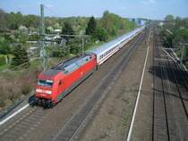Hiert f�hrt grade ein IC mit 160 Kmh (Lok Nr leider nicht notiert)von Bochum Hbf kommend in Richtung Essen.
