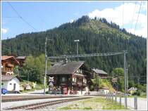 Die Bergspitze hinter dem Bahnhof Langwies heisst Rongg und von dort oben sind die andern vier Fotos geschossen worden. (17.08.2009)