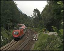 1116 189 ist mit OEC 566  STADT INNSBRUCK , Wien West - Bregenz, kurz hinter Oberaudorf in Richtung Tirol unterwegs. (30.07.2009)
