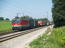 1144-221 am 1.08.2009 mit KLV Zug am bahn�bergang Vogl 