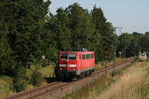 Auch 111 067 wurde am 20.08.2009 �ber die Mangfallbahn umgeleitet. Am Vormittag des 20.08.2009 wurde sie bei F�ching abgelichtet.