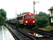 Regen, regen und regen..die ganze Tag! Die SU46-037 mit IC 240 “Wawel” Krak�w Gl�wny-Hamburg Altona unterwegs auf Bahnhof Forst (Lausitz) am 21-7-2005. Bild und scan: Date Jan de Vries. 