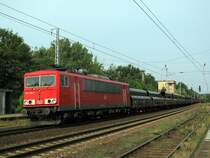 155 036-7 mit einem langen R�hrenzug am 17.08. durch Saarmund.