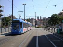 R.3.3 2218 h�lt als Linie 20 am Stachus. (15.8.09)