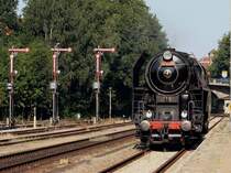 Die 475 111 am 15.08.2009 bei einer Rangierfahrt in Furth im Wald.