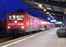 Mein  Heimatzug  vom Bahnbildertreffen ab Cottbus. 112 103-7 steht am Gleis 1 des Cottbuser Hbf bereit f�r seine Fahrt nach Berlin Zoologischen Garten. 15.08.2009