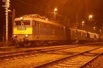 V43 1068 ist mit einem aus Rum�nien kommenden G�terzug in L�k�shaza eingetroffen (02.11.2008)