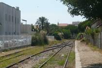 Hier in der Stadt Le Grau-du-Roi endet die TER-Strecke N�mes - Le Grau-du-Roi. Die Fahrt betr�gt ca. 47 Minuten und verl�uft unter anderem �ber eine sehr bekannte und sehensw�rdige Ortschaft, n�mlich Aigues Mortes, die wiederrum auch nur 7 Minuten von der, im D�partement Gard gelegenen Ortschaft Le Grau-du-Roi, entfernt liegt.
(8.08.09)