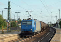 Die an die HGK vermietete 185 521-2 poltert am 16.08.09 mit einem fetten �ler durch L�neburg gen Hamburg.